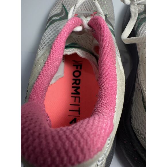 Saucony Kinvara 14 Women’s Size 9 Running Shoes White Pink Green Mesh - Picture 6 of 8